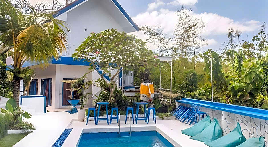 Bombora Surf Camp Hotel
