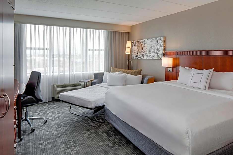 Courtyard by Marriott Boston Logan Airport