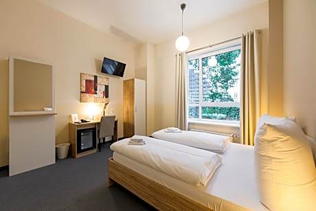 Nu Wave Hotel Berlin - Digital Check-In 2025