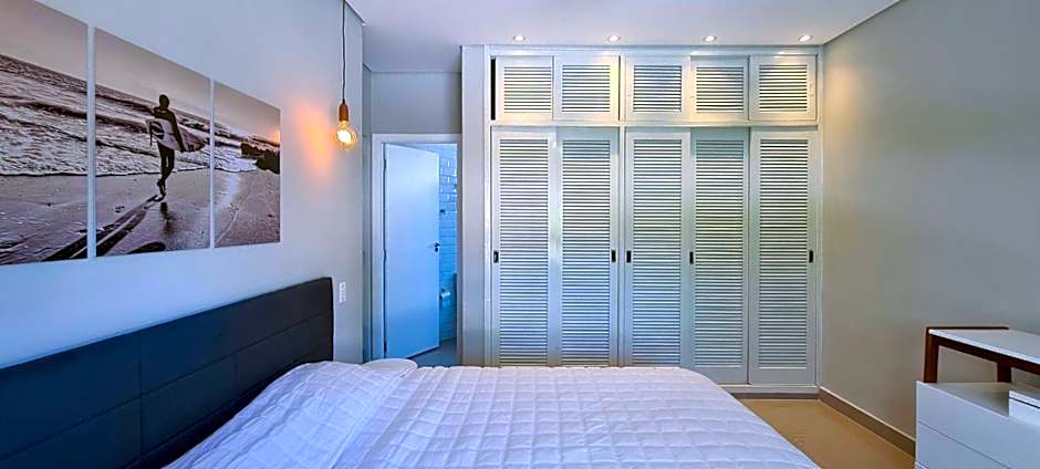 House with pool near Riviera beach