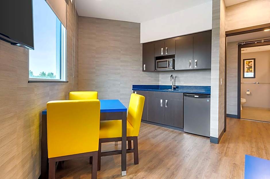 GLo Best Western Kanata Ottawa West