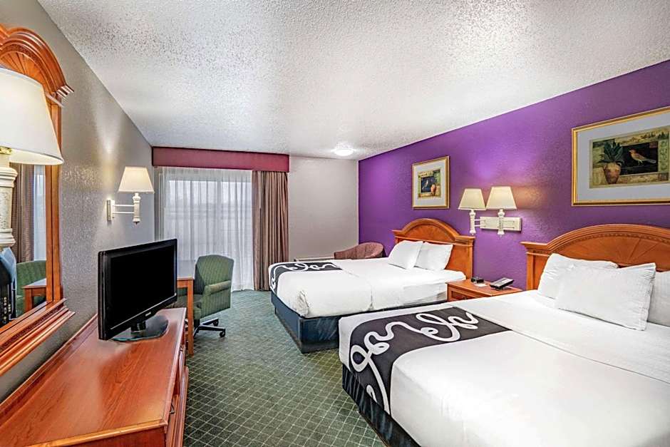 La Quinta Inn & Suites by Wyndham El Dorado