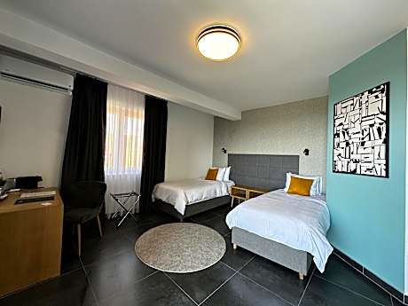 Deluxe Double or Twin Room with Lake View