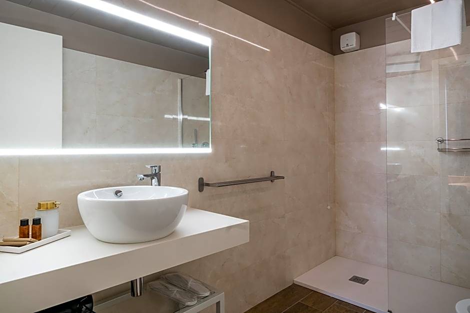 GOGO` Boutique Hotel