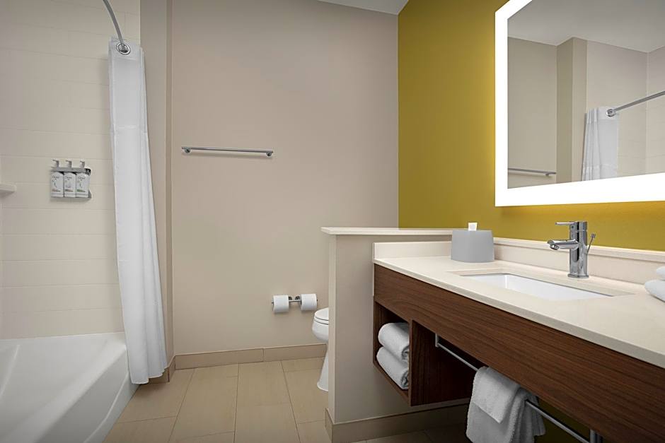 Holiday Inn Express and Suites Birmingham - Homewood By IHG