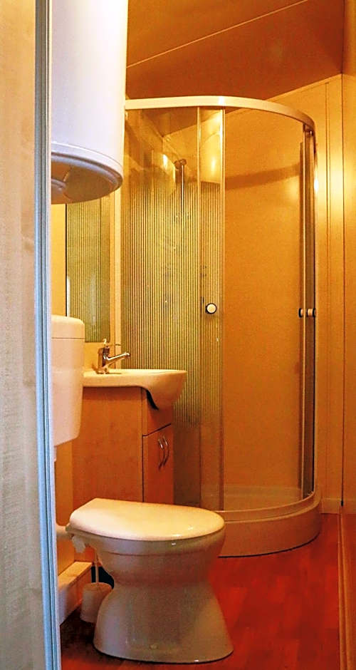 Aranykert Apartmanok Vének