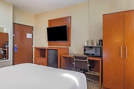 1 Queen Bed, Nonsmoking