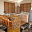 Caracal Lodge