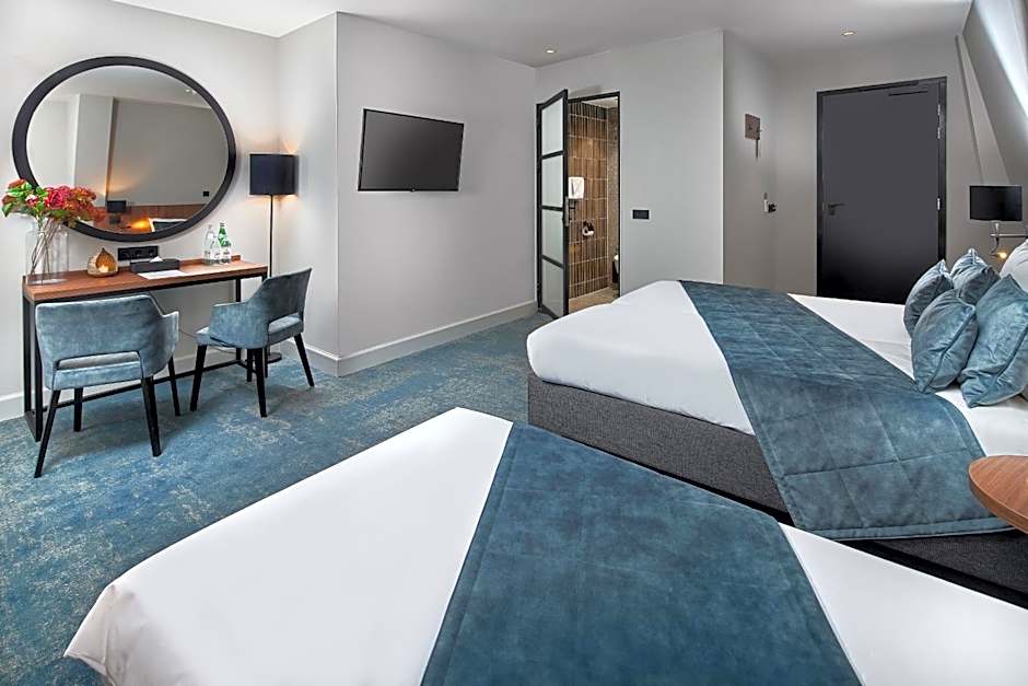 Boutique Hotel First City