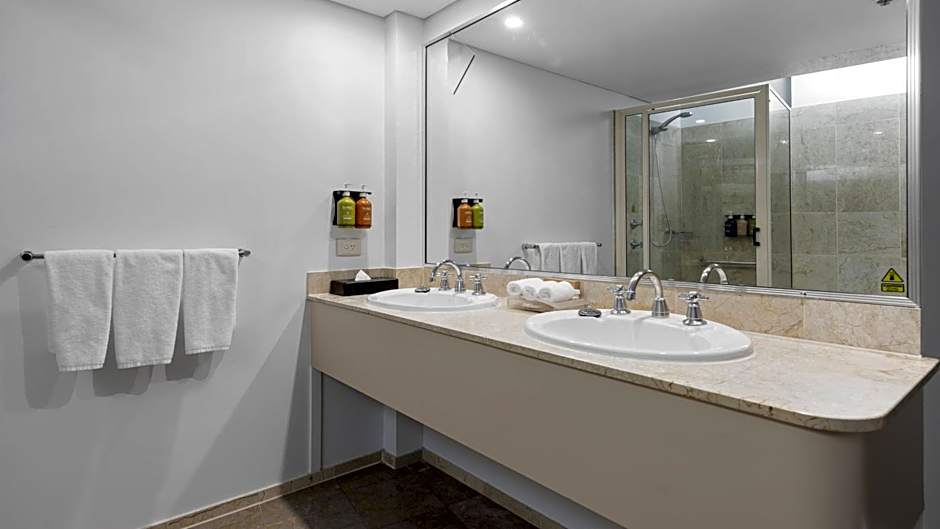 Holiday Inn Sydney Potts Point, an IHG Hotel By IHG