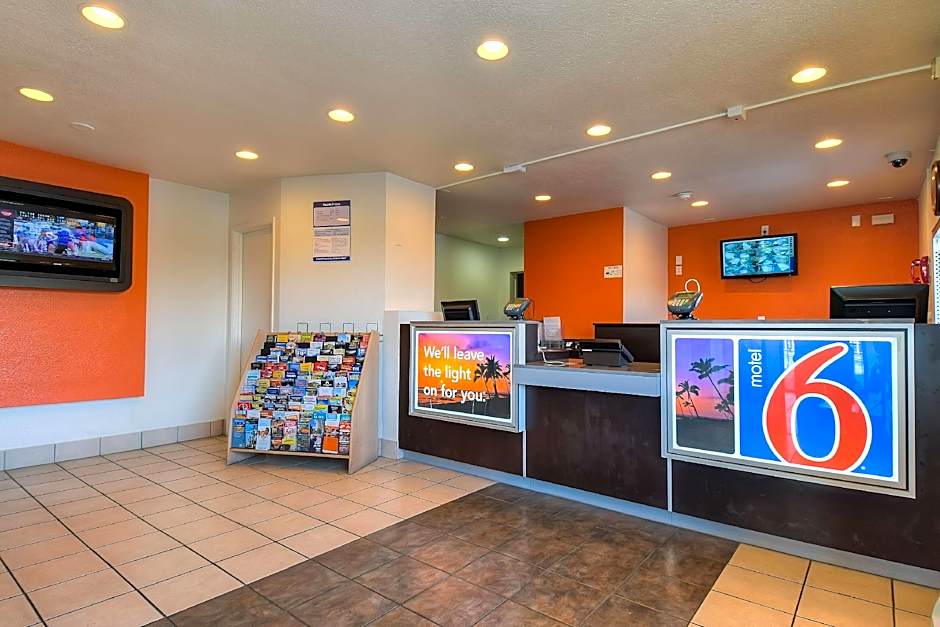 Motel 6-Stanton, CA