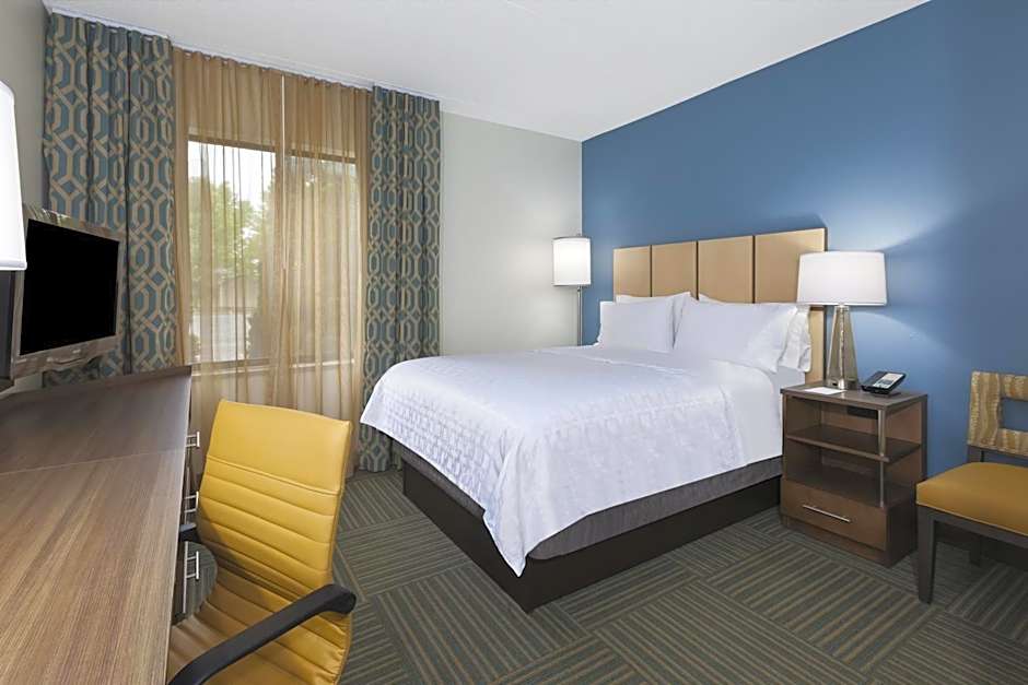 Candlewood Suites Grand Rapids Airport By IHG