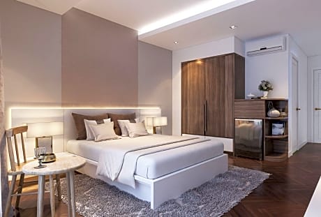 HA NOI HOTEL near Tan Son Nhat Airport - FREE Airport Pick-Up and Drop-Off Available 24 Hours a Day