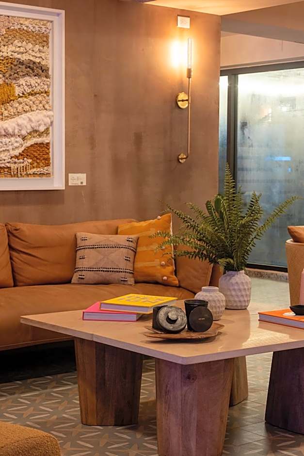 HiBird- Apartment and Suites Hotel