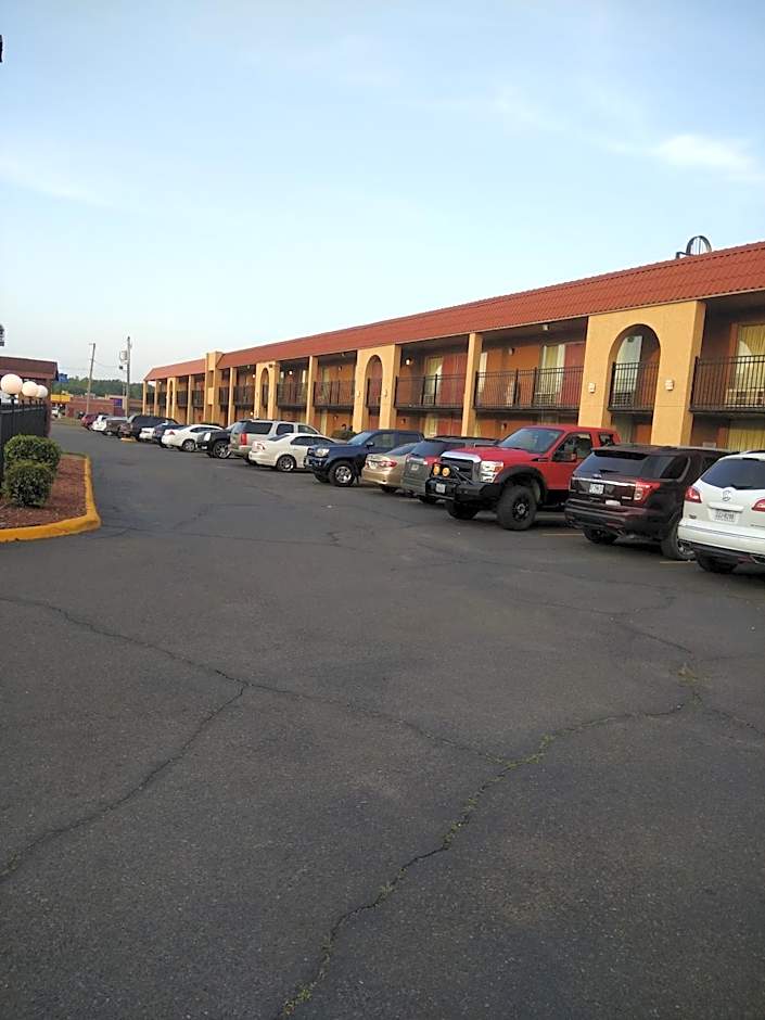 Photo 1 of 24 of Days Inn by Wyndham Caddo Valley Arkadelphia
