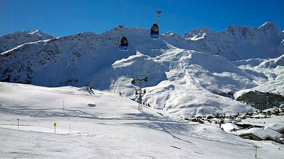 AROSA ALPINE CLUB - Adults only
