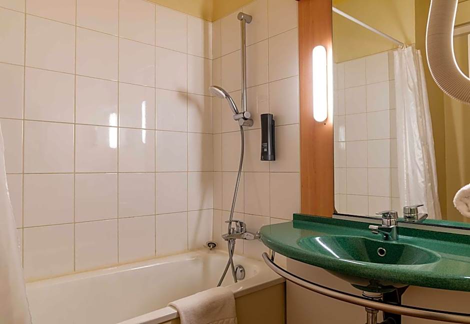 B&B HOTEL Grenoble Universite 2