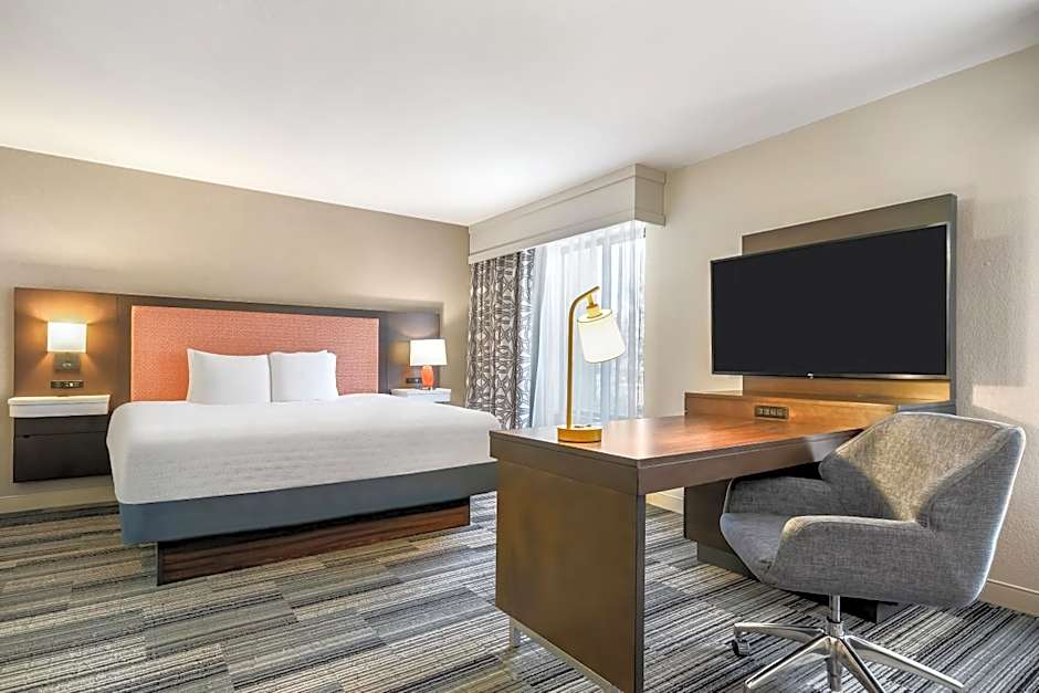 Hampton Inn By Hilton & Suites Tulare