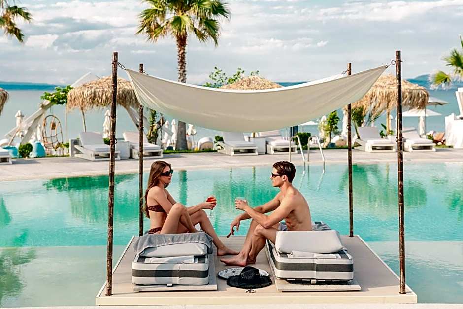 Blue Carpet Luxury Suites