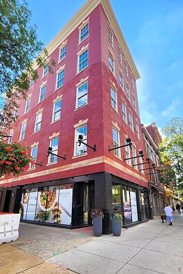 ONE South Boutique Hotel