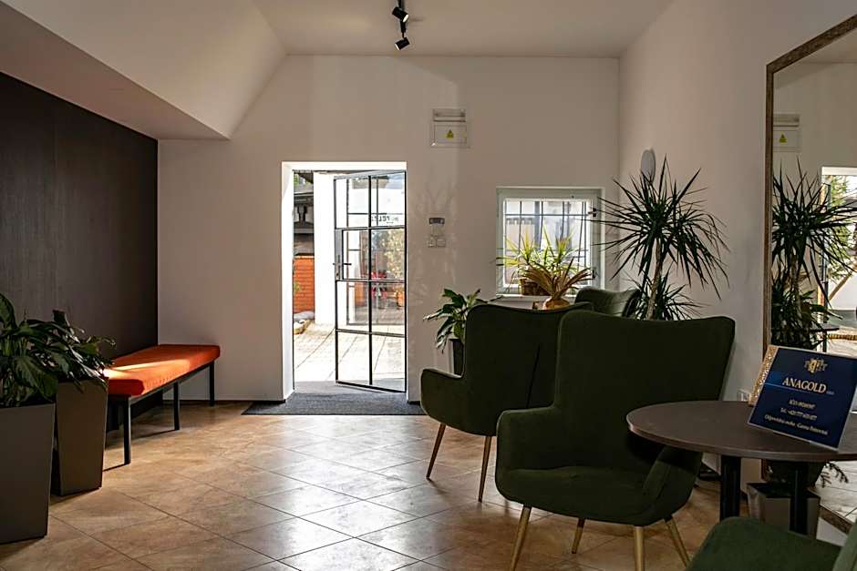 Golden Golem hotel & Spa