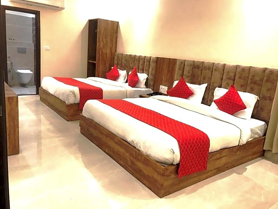 Hampton Hotel - 200 mt from Golden Temple 