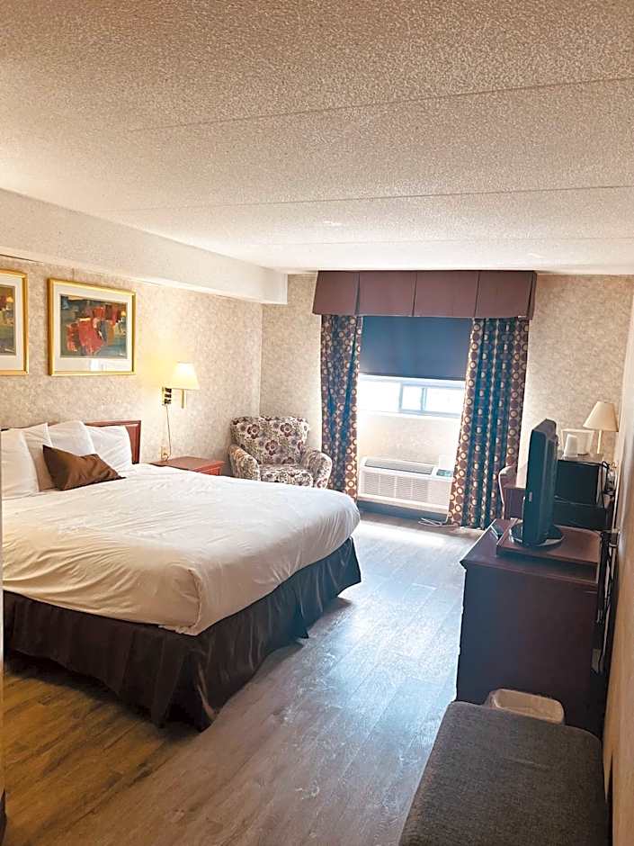 Lexington Inn & Suites Windsor