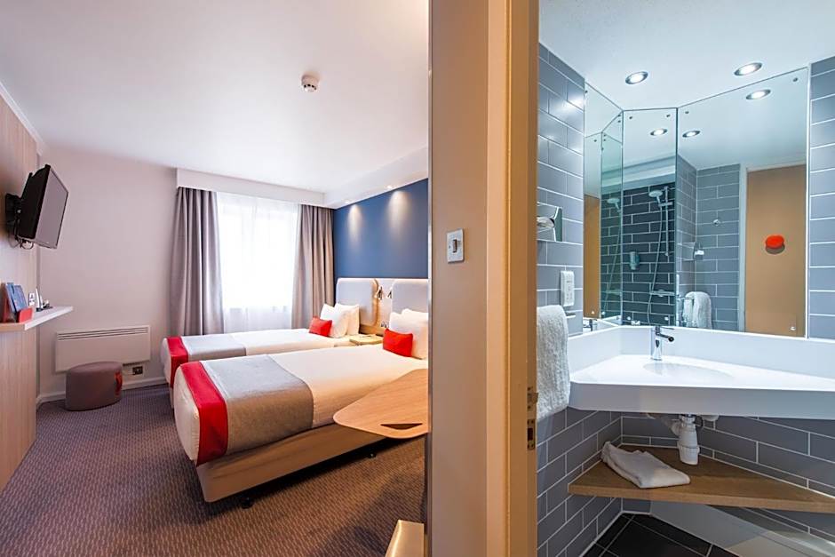 Holiday Inn Express Strathclyde Park M74, Jct 5 By IHG