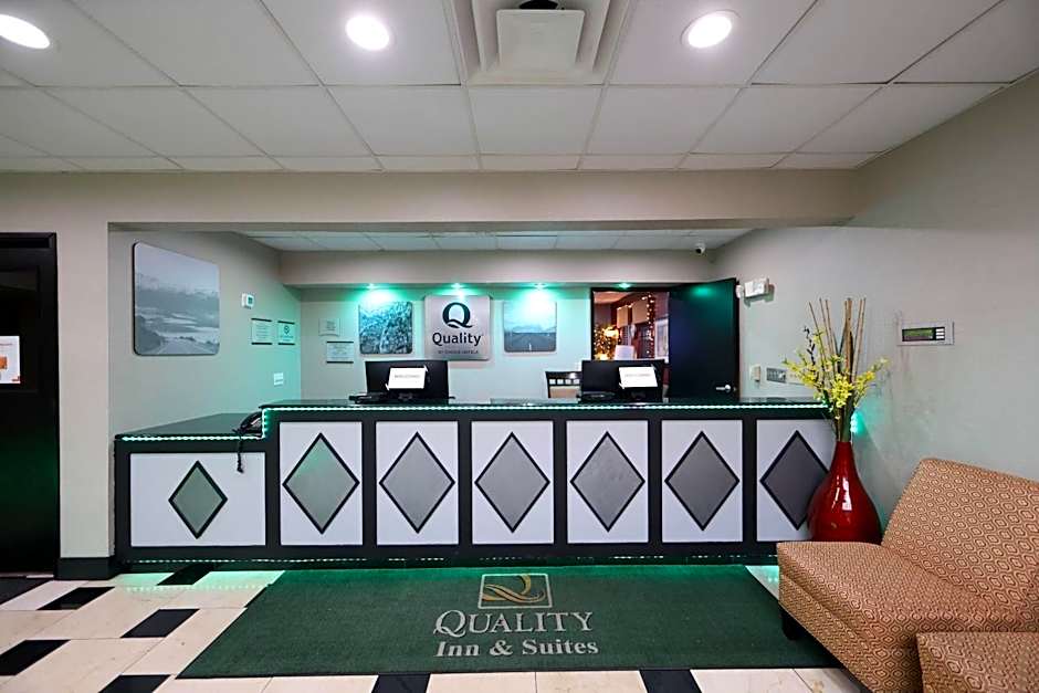 Quality Inn & Suites Mattoon South