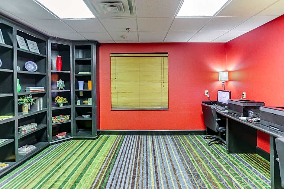 Holiday Inn Express Hotel & Suites Huntsville By IHG