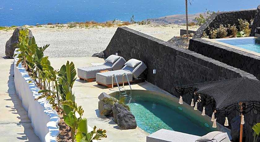 Theano Cave Suites & Villas