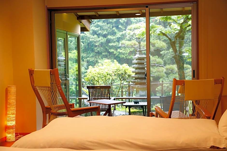 Photo 1 of 9 of Quadruple Room with Private Bathroom