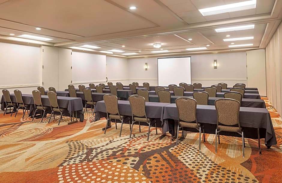 Embassy Suites by Hilton Palm Desert