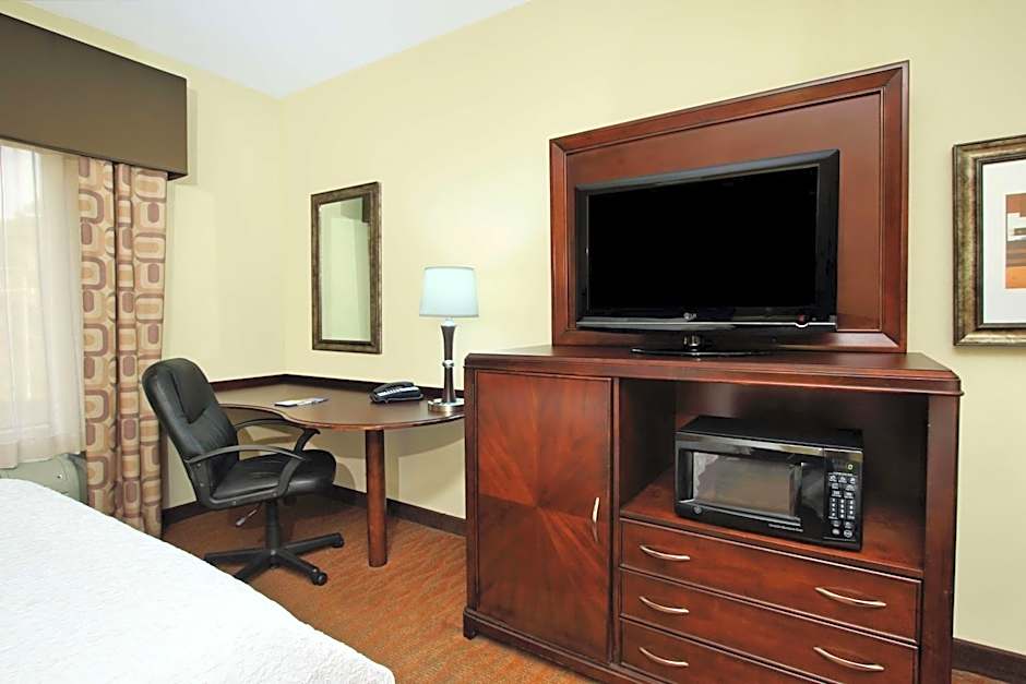 Photo 1 of 6 of 1 King Bed, Mobility Accessible, Roll in Shower