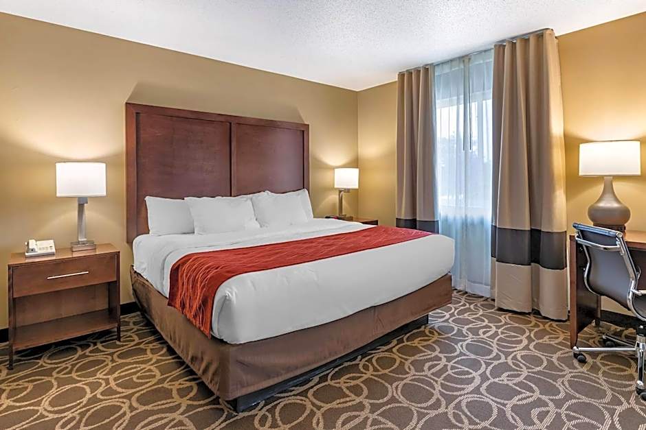 Comfort Inn Dyersville Near Field of Dreams