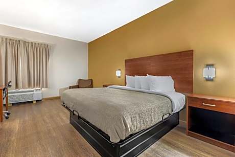 Standard King Room - Non-Smoking