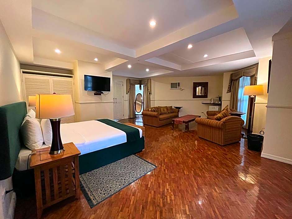 Coco Grande Hotel