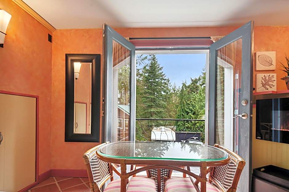 Salt Spring Carriage House B&B