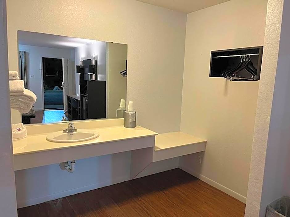 Rodeway Inn Of Junction