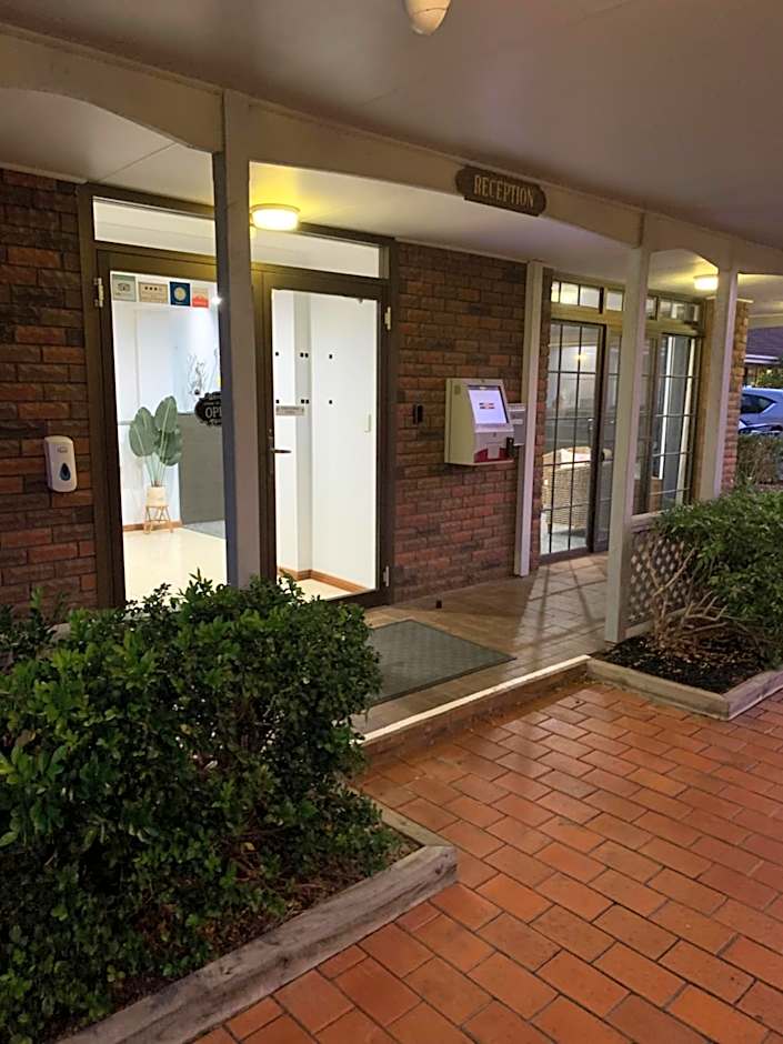 Island Palms Motor Inn