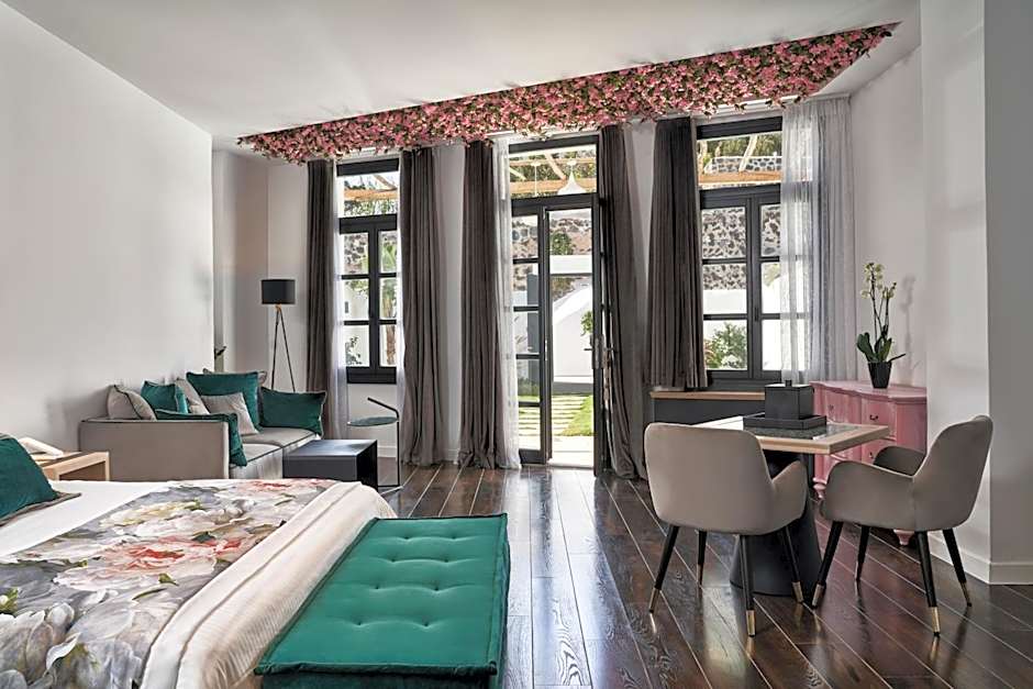 Katikies Garden Santorini - The Leading Hotels Of The World