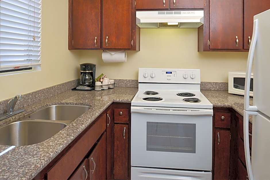 Edgewater Inn and Suites