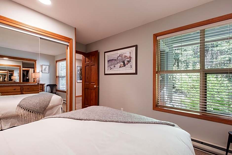 Arrowhead Point 11 by Outpost Whistler