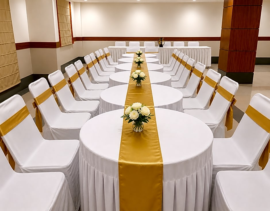 Max Hotels Jabalpur