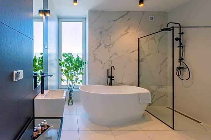 Hotel Lantier & Swimming Pool Zone