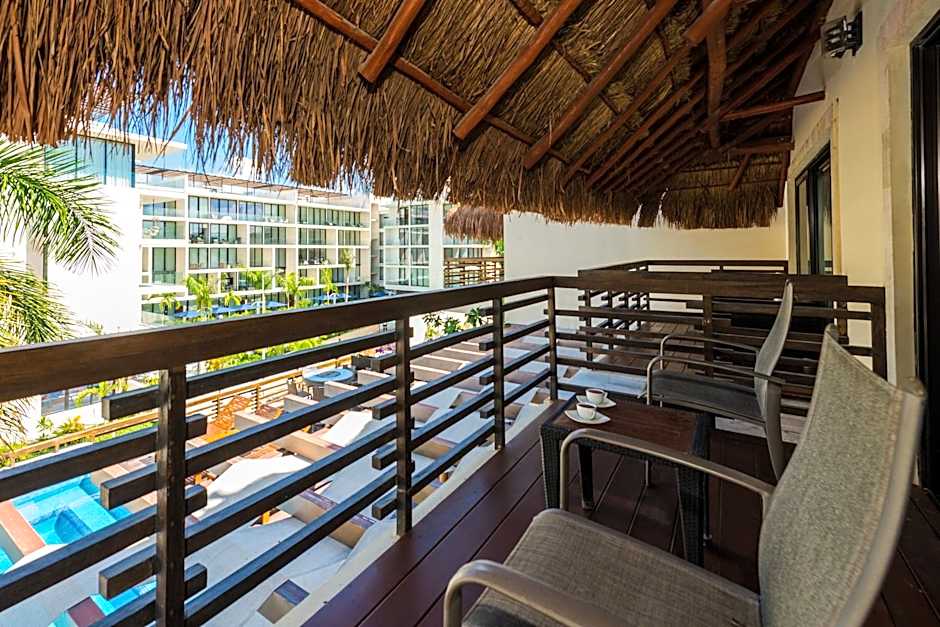 La Divina by Aldea Thai