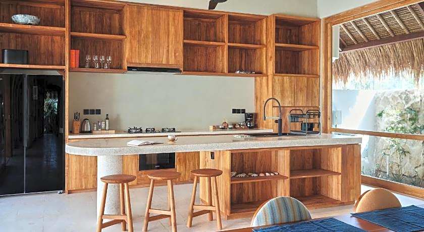 Boni Beach Lombok Hotel and Villas 