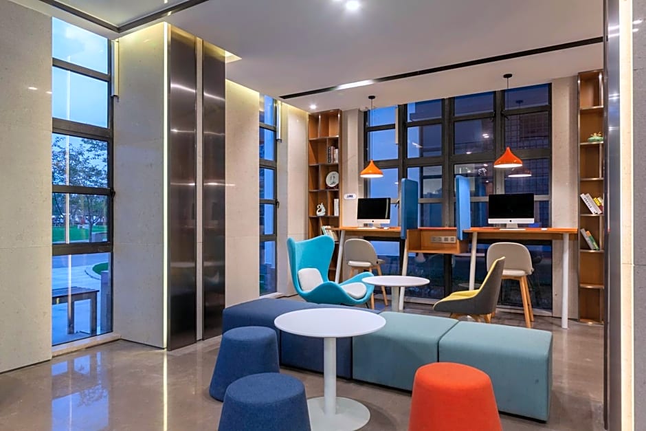 Holiday Inn Express Pinghu, an IHG Hotel