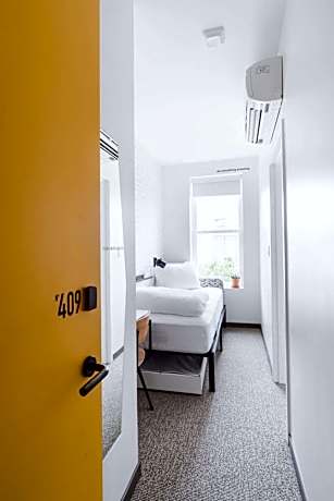 Buzz Twin Accessible Accommodations