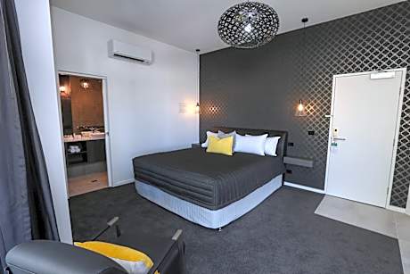 Balcony Studio Suite